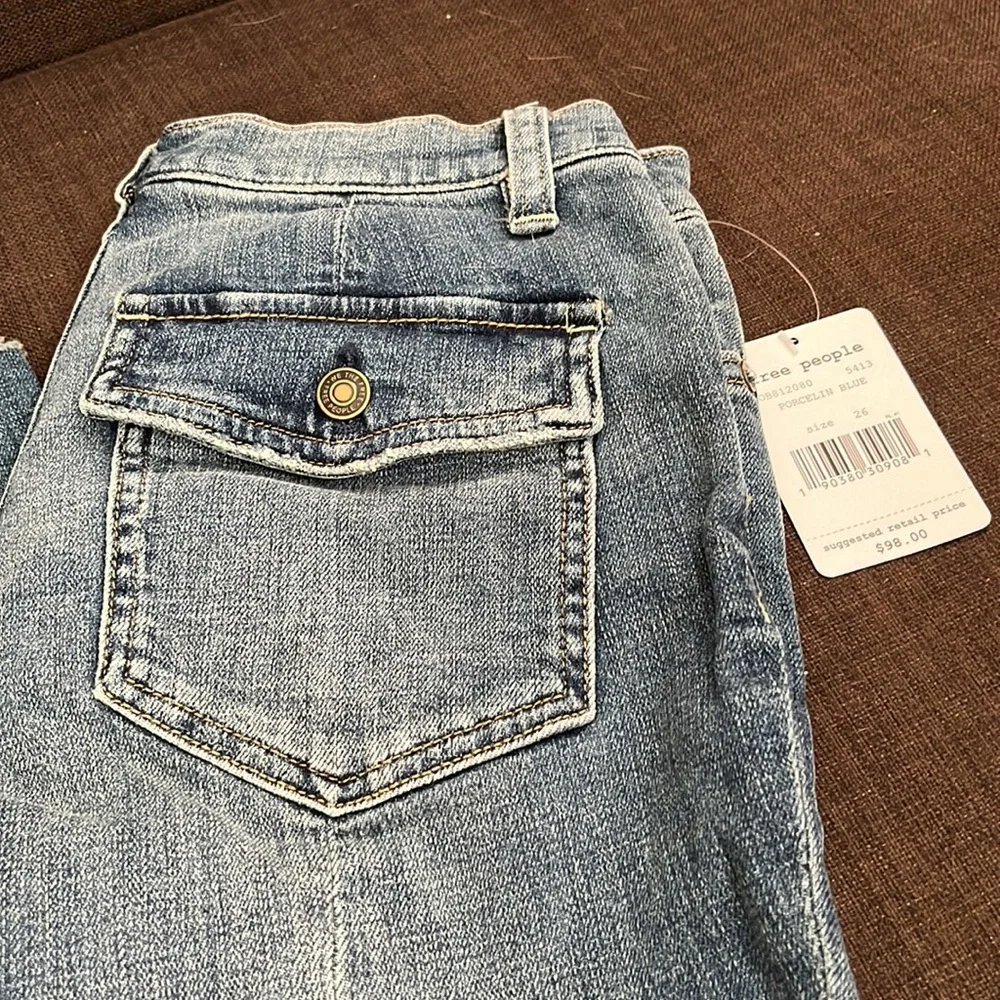 ❗️Brand New❗️FREE PEOPLE Austin Frayed Straight Leg Jeans - Picture 6 of 9